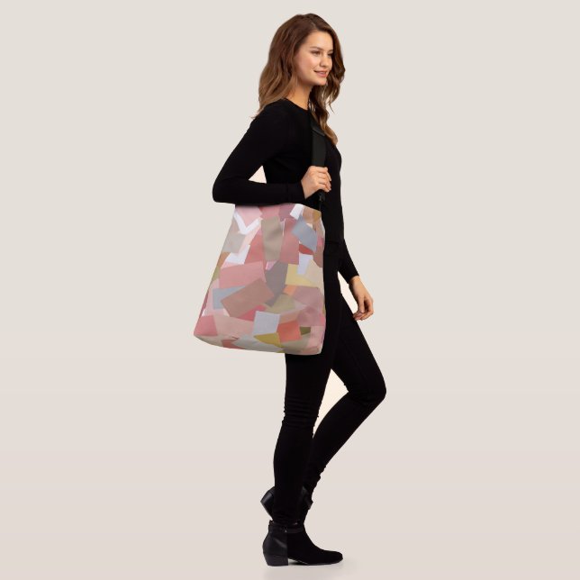 Coral Blocks tote bag (On Model)