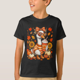 Cosy fall goose design funny autumn animal art T-Shirt