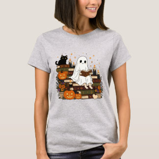 Cosy Halloween Ghost Bookworm Aesthetic T-Shirt