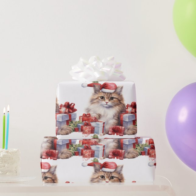 Cosy holiday cat with festive decor wrapping paper (Party Gifts)