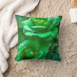 Cosy Home Decor Pillow with Floral Wreath Design