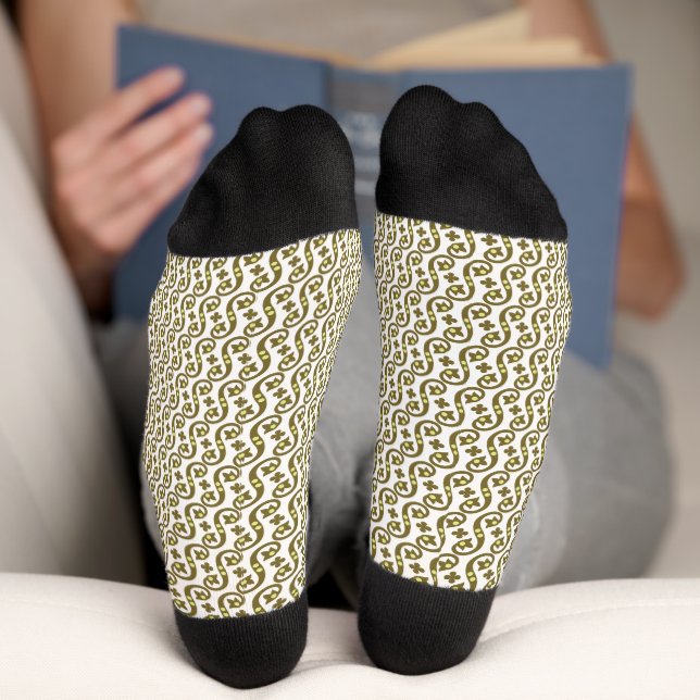Cosy Pattern Crew Socks – Soft Stylish Comfort (Bottom)