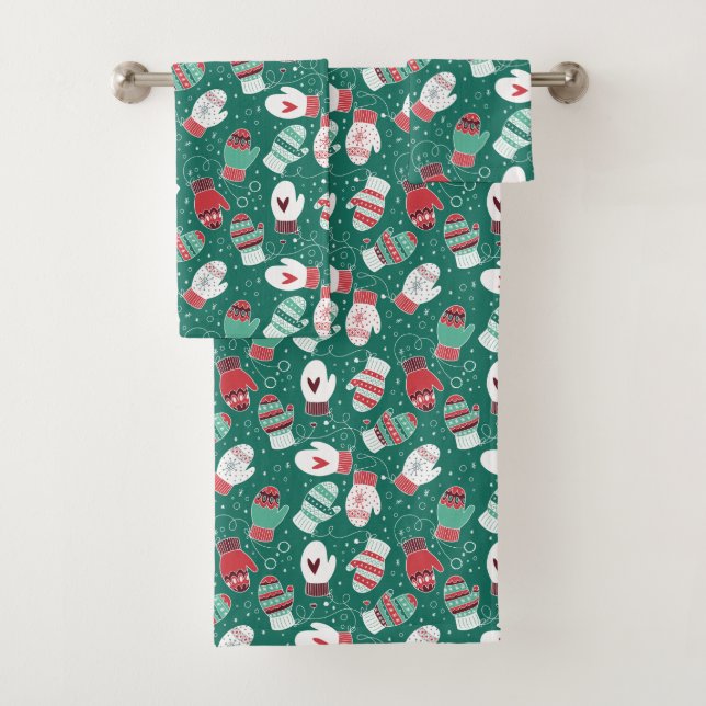Cosy Winter Christmas Mittens Pattern in Green Bath Towel Set (Insitu)
