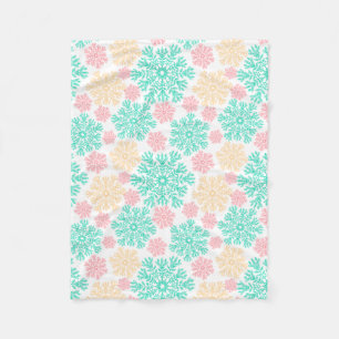 Cosy Winter Wonderland Snowflakes Pattern Fleece Blanket