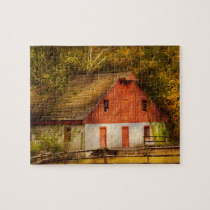 Country - Barn - Out to pasture Jigsaw Puzzle