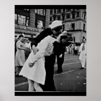 Couple Kiss in New York as Japan Surrenders WWII