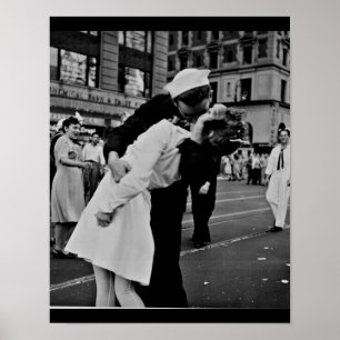 Couple Kiss in New York as Japan Surrenders WWII Poster