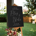 Couple Names EDITABLE COLOR Welcome Sign Canvas<br><div class="desc">A simply elegant sign that your guests will adore. Text and background colours are fully editable to match your theme!
 Design by © berryberrysweet . Printable digital files and matching items are available! Visit our website at www.berryberrysweet.com for more details!</div>