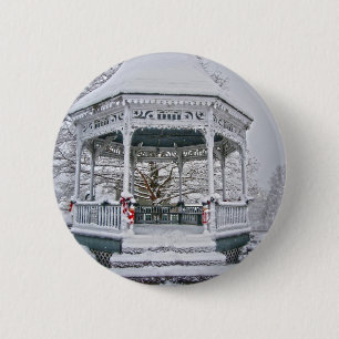 Courthouse Gazebo in the Snow 6 Cm Round Badge
