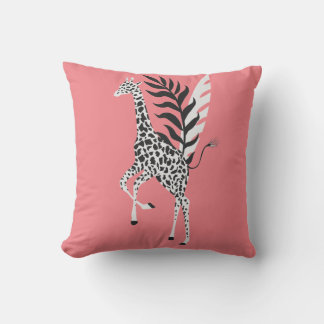 Coussin wildlife friendship - pink Giraffe cushion