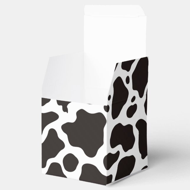 Cow pattern background favour box (Opened)