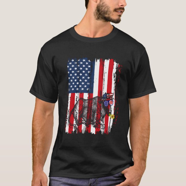 Cow With Usa Flag Patriotic Farmer Usa Cow Animal T-Shirt (Front)