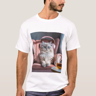 Cozy Cat Vibes – Cute Persian Cat Listening to Mus T-Shirt