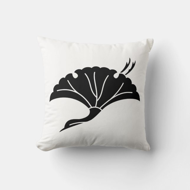Crane-shaped ginkgo leaf cushion (Front)