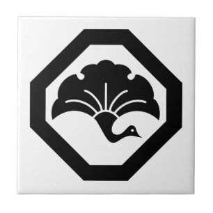 Crane-shaped ginkgo leaf on tray tile