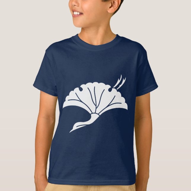 Crane-shaped ginkgo leaf T-Shirt (Front)