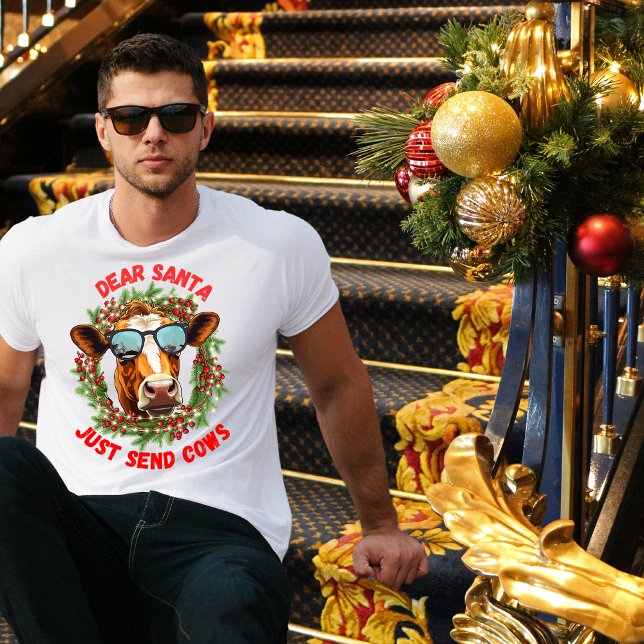 Crazy  glasses Cow Christmas wreath T-Shirt (Creator Uploaded)