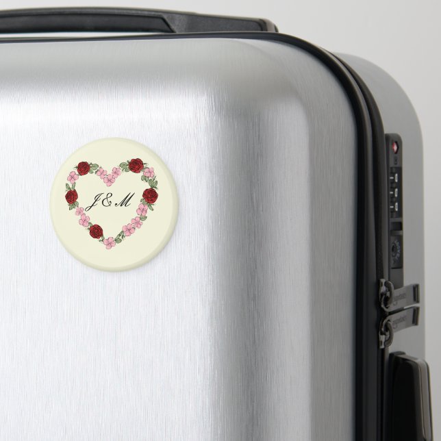 Cream magnet with pink and red hearts (In Situ (Luggage))
