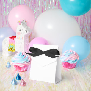 Create your own white personalizable favour box