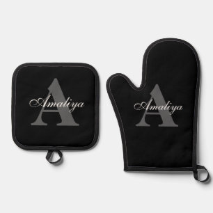 Create your owner's custom Name Oven Mitt & Pot Holder Set