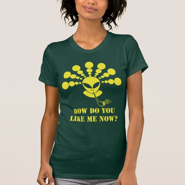Crop Circle Alien Smoking T-Shirt (Front)