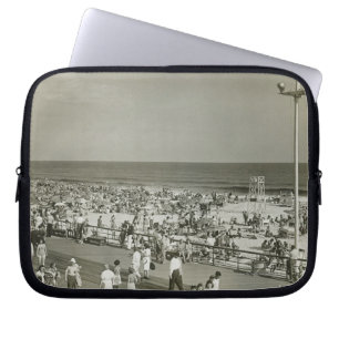 Crowded Beach Laptop Sleeve