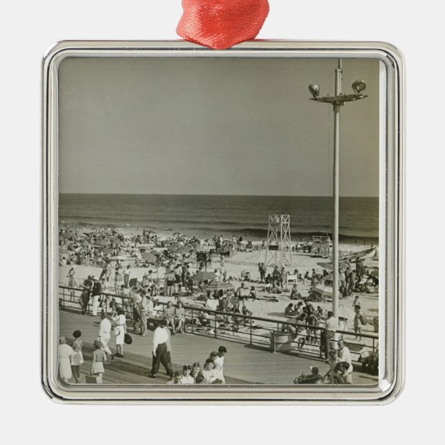 Crowded Beach Metal Tree Decoration (Front)