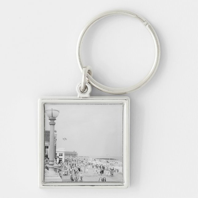 Crowds 2 key ring (Front)