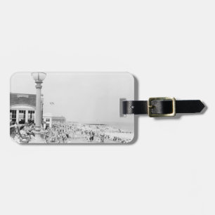Crowds 2 luggage tag