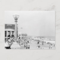 Crowds on esplanade