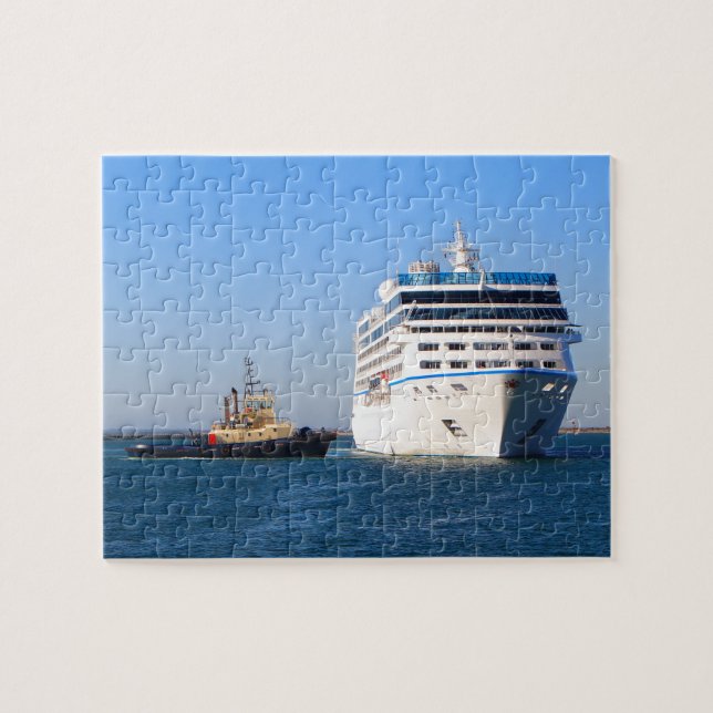 Cruise ship and tug jigsaw puzzle (Horizontal)