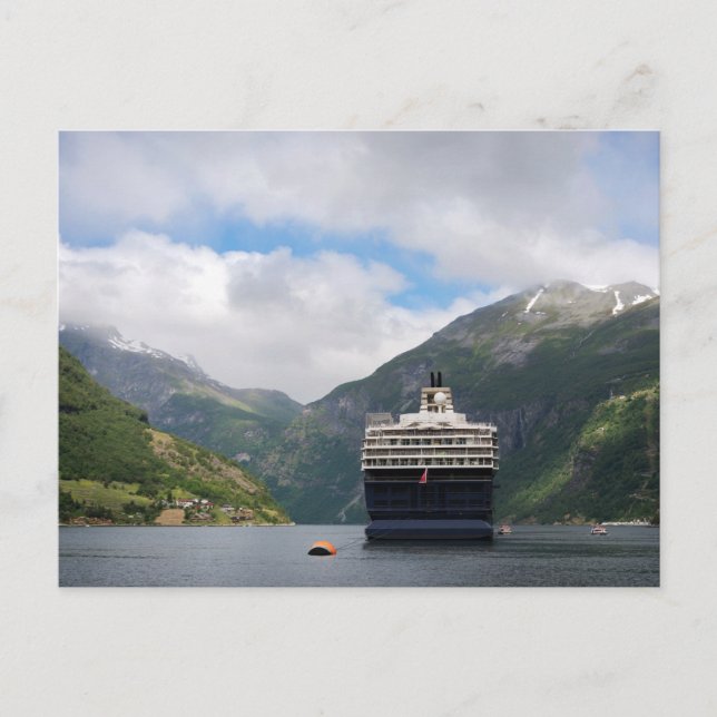 Cruise ship in Geirangerfjord postcard (Front)