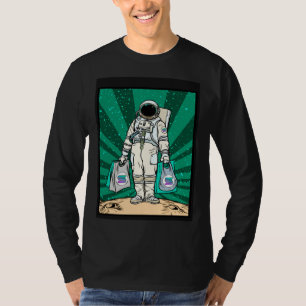 Cryptocurrency Talk  To The Moon Solana Space Man  T-Shirt