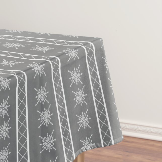Crystalized Snowflake Tablecloth (In Situ)