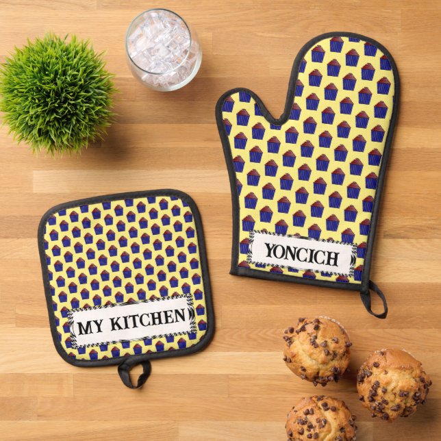 Cupcake by Kenneth Yoncich Oven Mitt & Pot Holder Set (Top Down)