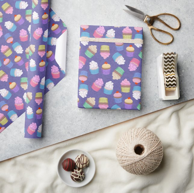 Cupcakes pattern wrapping paper (Crafts)