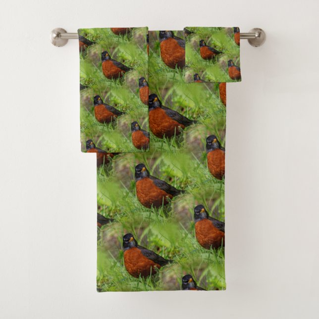 Curious American Robin Songbird in the Grass Bath Towel Set (Insitu)