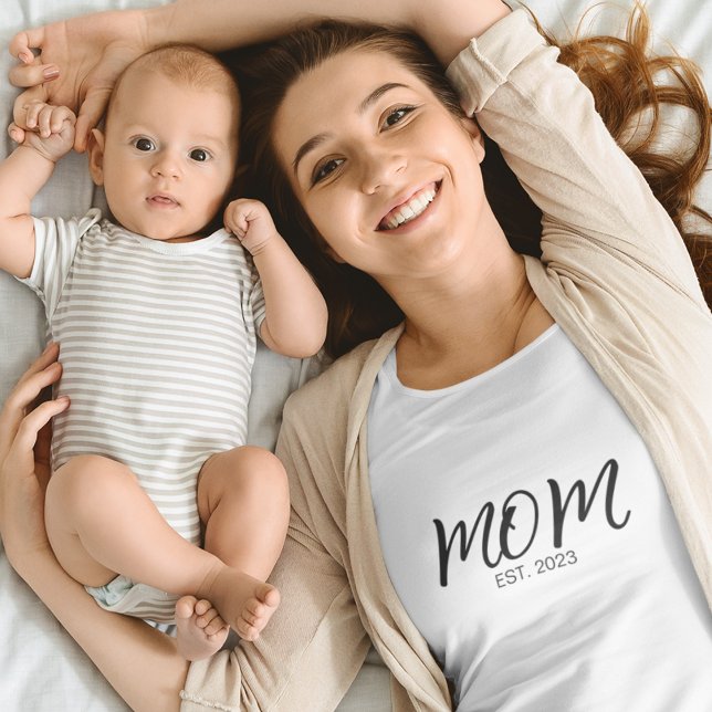 Custom Date Black Established Mum T-Shirt (Creator Uploaded)