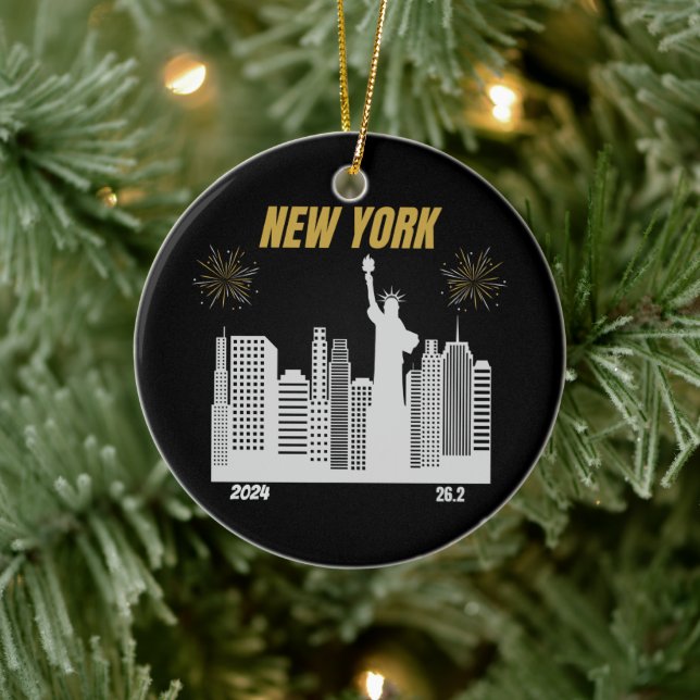 Custom New York 2024 Marathon Runner Gift Ceramic Tree Decoration (Tree)