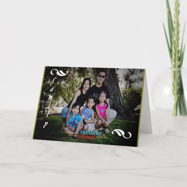 Customisable Holiday Family Photo Greeting Card (Front)