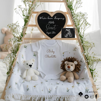 Customisable Minimal white pregnancy announcement 