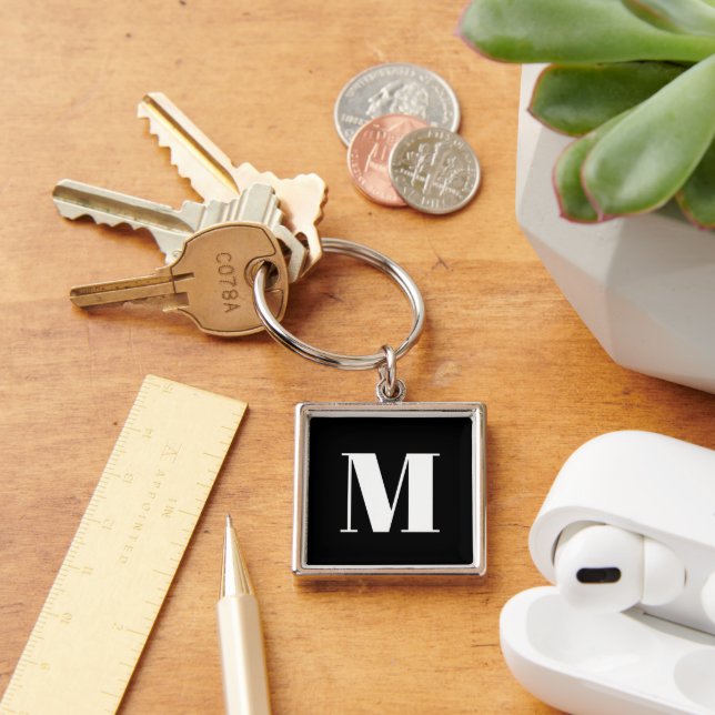 Customise monogram initial black white key ring (Desk)