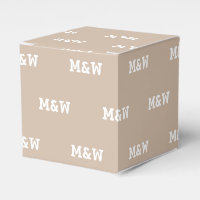 Customise w/Initial White monogram beige gift