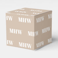 Customise w/Initial White monogram beige gift