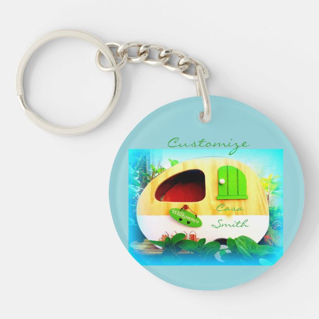 Customised retro camper casa key ring (Front)