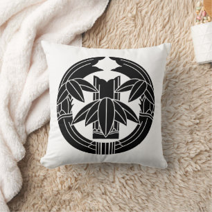 Cut bamboo in embracing bamboo leaves cushion