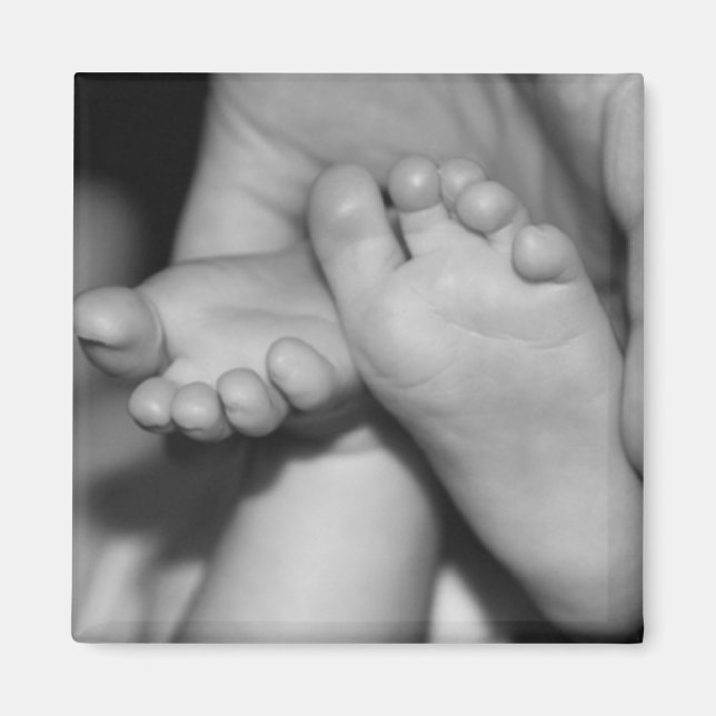 Cute Baby Feet Magnet (Front)