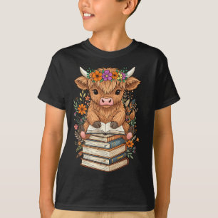 Cute Baby Highland Cow Reading Book Librarian Book T-Shirt