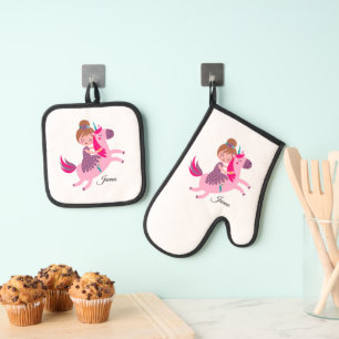 Cute Blondie Haired Girl Riding on a Unicorn Oven Mitt & Pot Holder Set