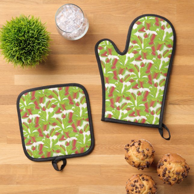 Cute Carnivorous Venus Flytraps Oven Mitt & Pot Holder Set (Top Down)